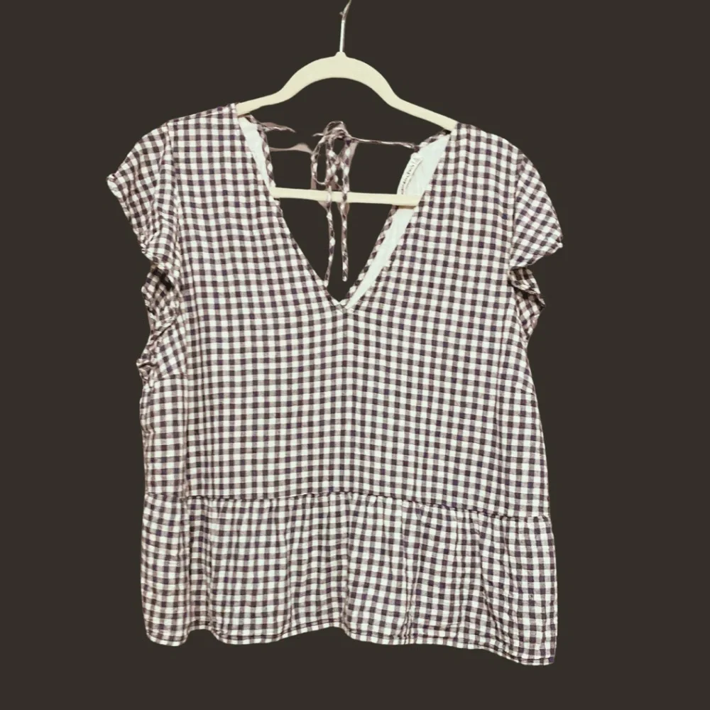 Abercrombie & Fitch Women's Babydoll Peplum Smocked Blouse - Picture 4 of 9